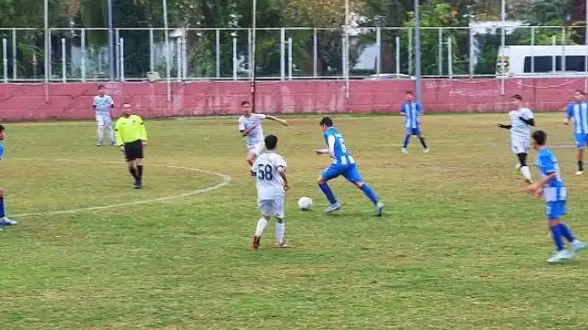 Kemer Belediye Merkez Spor evinde galip geldi