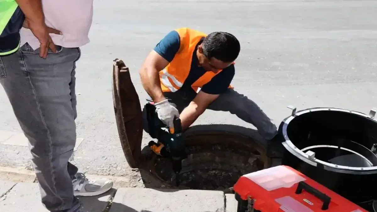 Eskişehir'de kanalizasyon bacalarına kötü koku önlemi