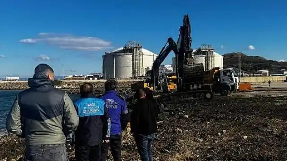 Tehlikeli atıkların kazı ve taşıma işlemi durduruldu