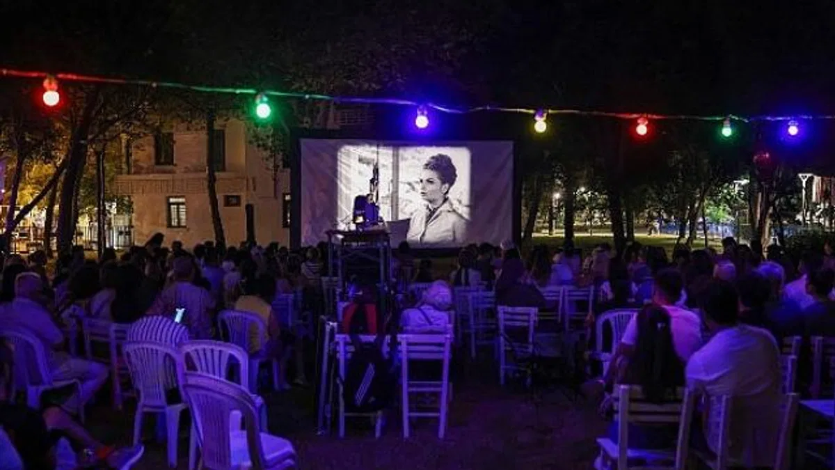 Yeşilçam Festivali'nde yıldızlar altında sinema keyfi