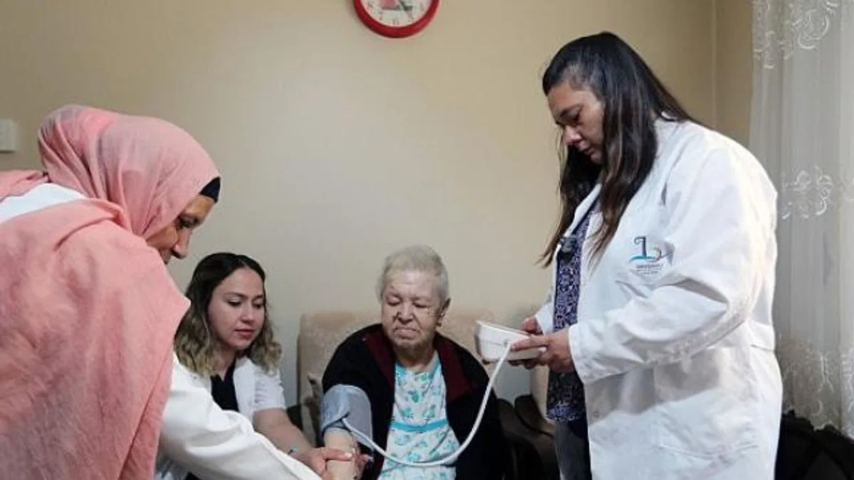 Bayraklı'da vatandaşlara ücretsiz sağlık hizmeti