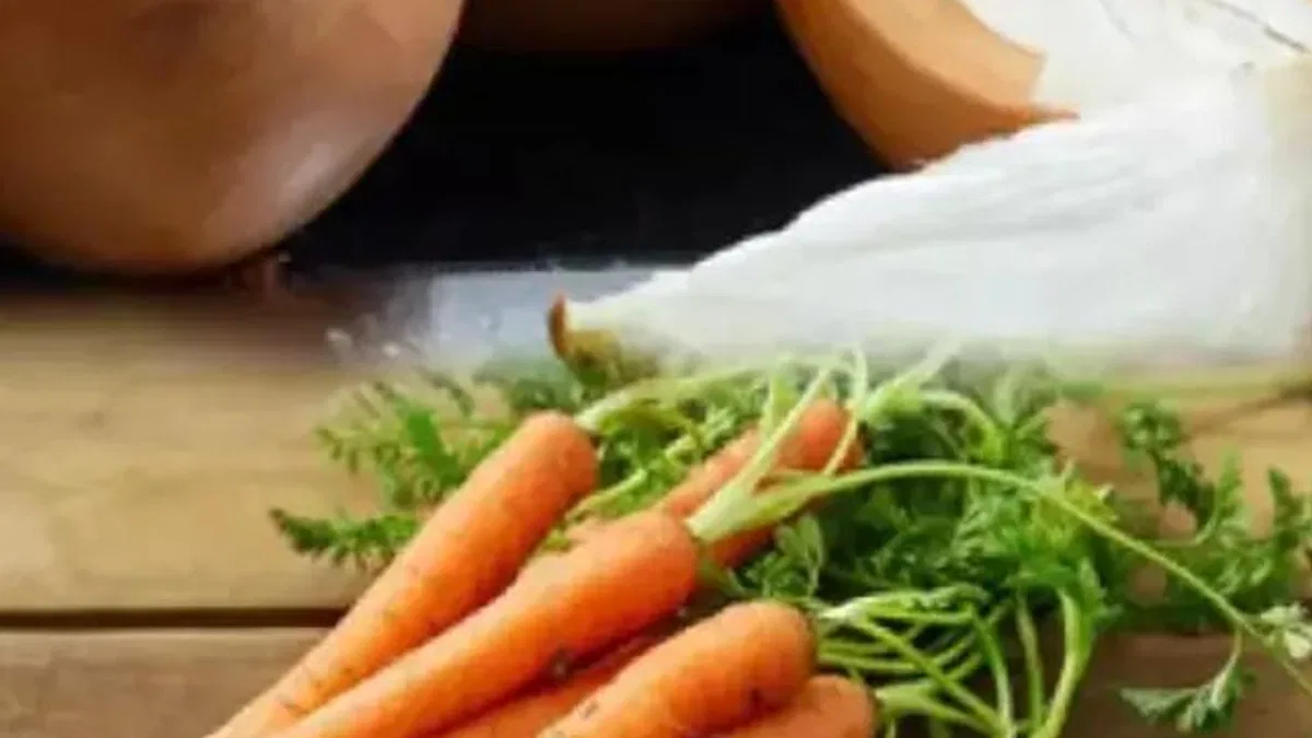 Kuru soğandaki düşüş üreticiyi düşündürüyor... Üretici market farkında havuç liste başı