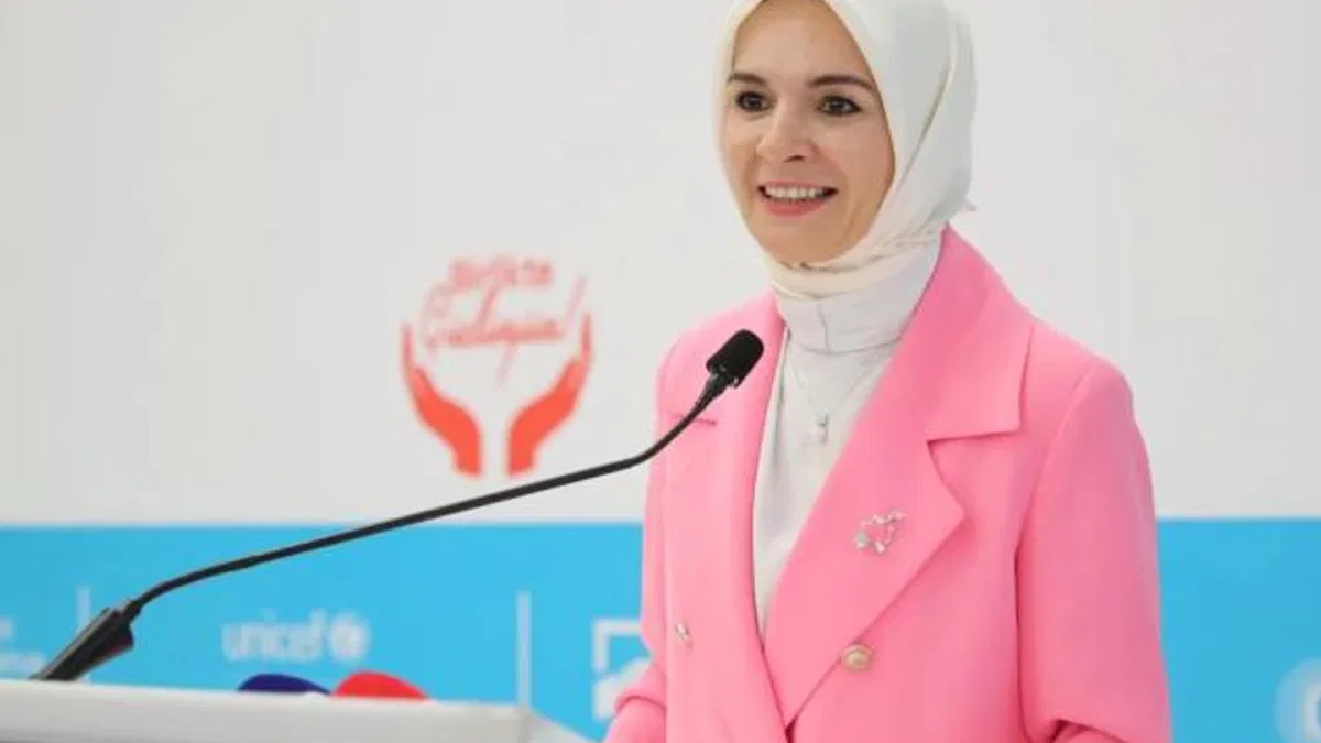 Bakan Göktaş, yetim depremzede çocuklarla lunaparka gitti