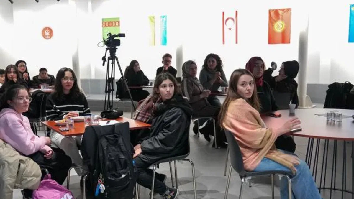 Ankara Keçiören'de gençlere Erasmus+ bilgilendirmesi