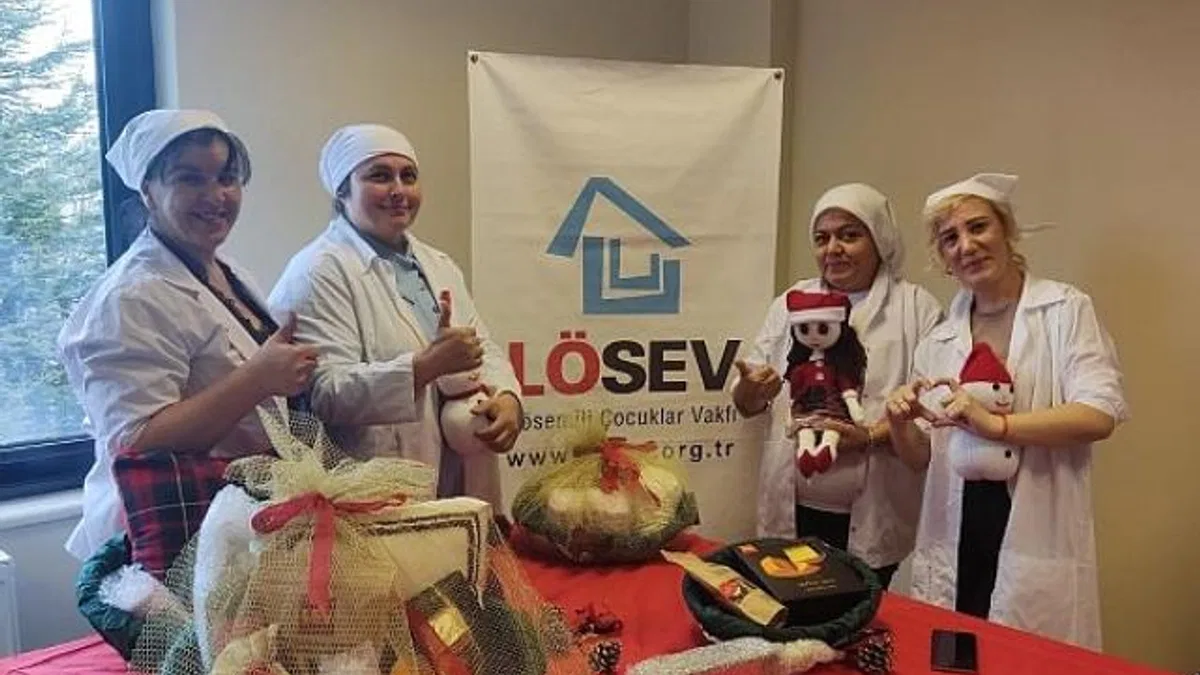 LÖSEV'in Anneleri Üretiyor, Lösemili Çocuklar İyileşiyor: Yılbaşı Sepetleriyle Umut Olun