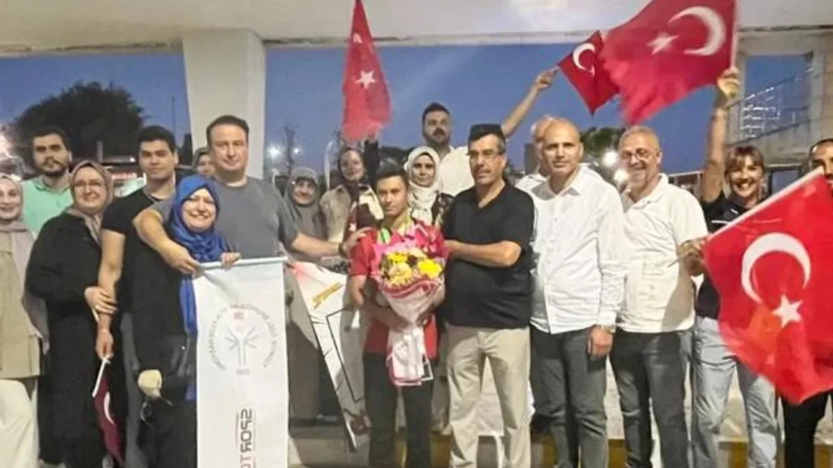 Muhammed Eren Uysal’dan Dünya ve Avrupa rekoru!