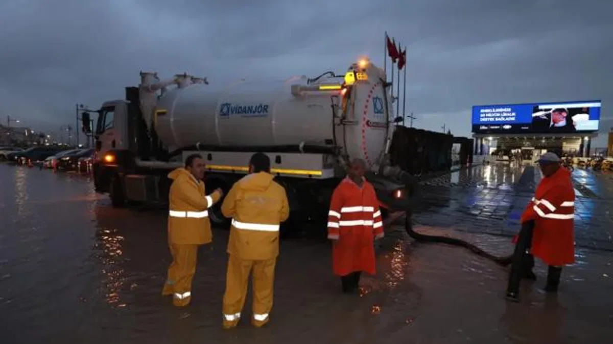 İzmir’de deniz seviyesi hareketliliğine anlık müdahale