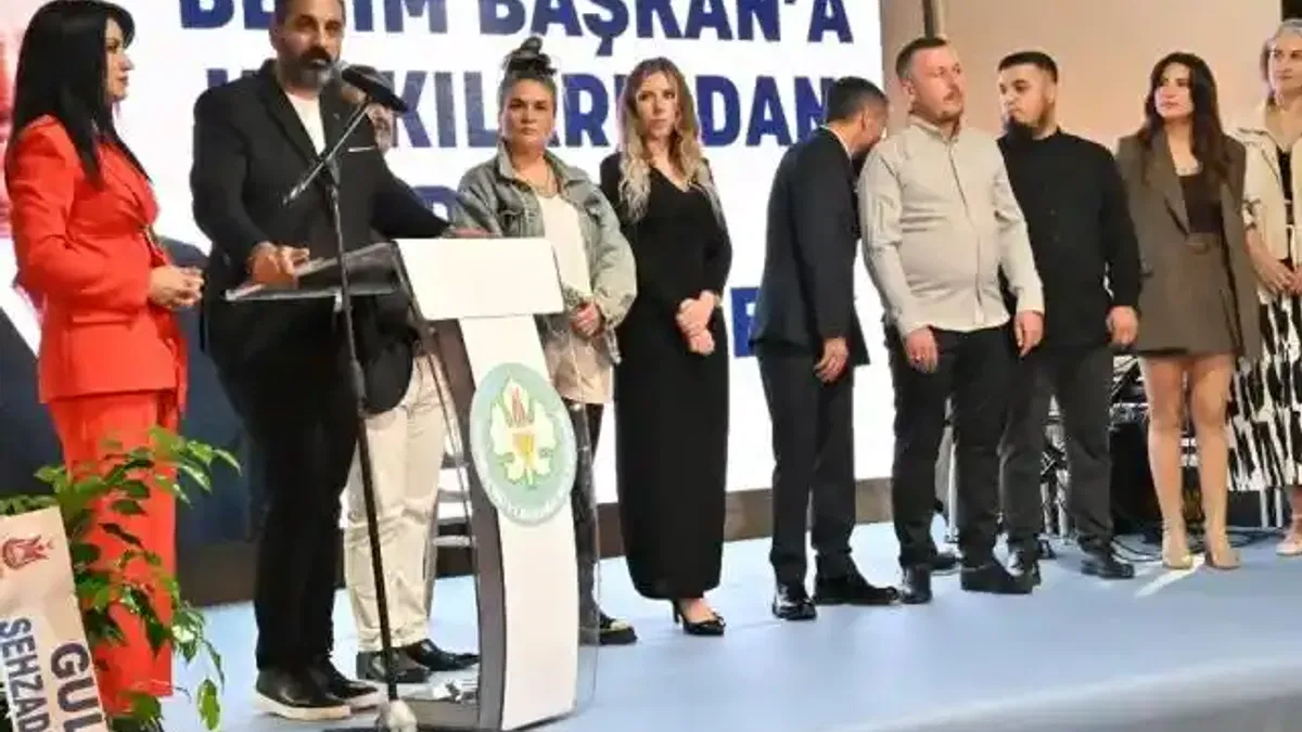 Manisa'da berberlerden 60. yıl coşkusu