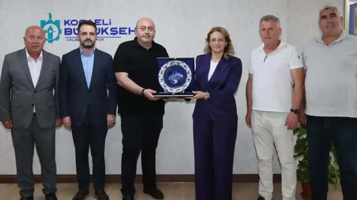 Gürcistan Kutaisi heyetinden Kocaeli Büyükşehir’e ziyaret