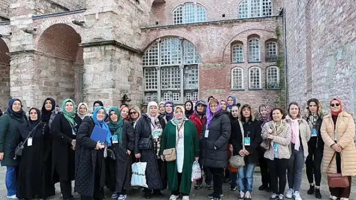 Küçükçekmece Belediyesi'nden Kadınlara Özel Gezi: İstanbul'un Simgelerine Ücretsiz Yolculuk Devam Ediyor