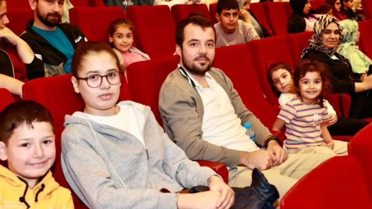 Kocaeli Gebze’de minikler sinema keyfi yaşadı