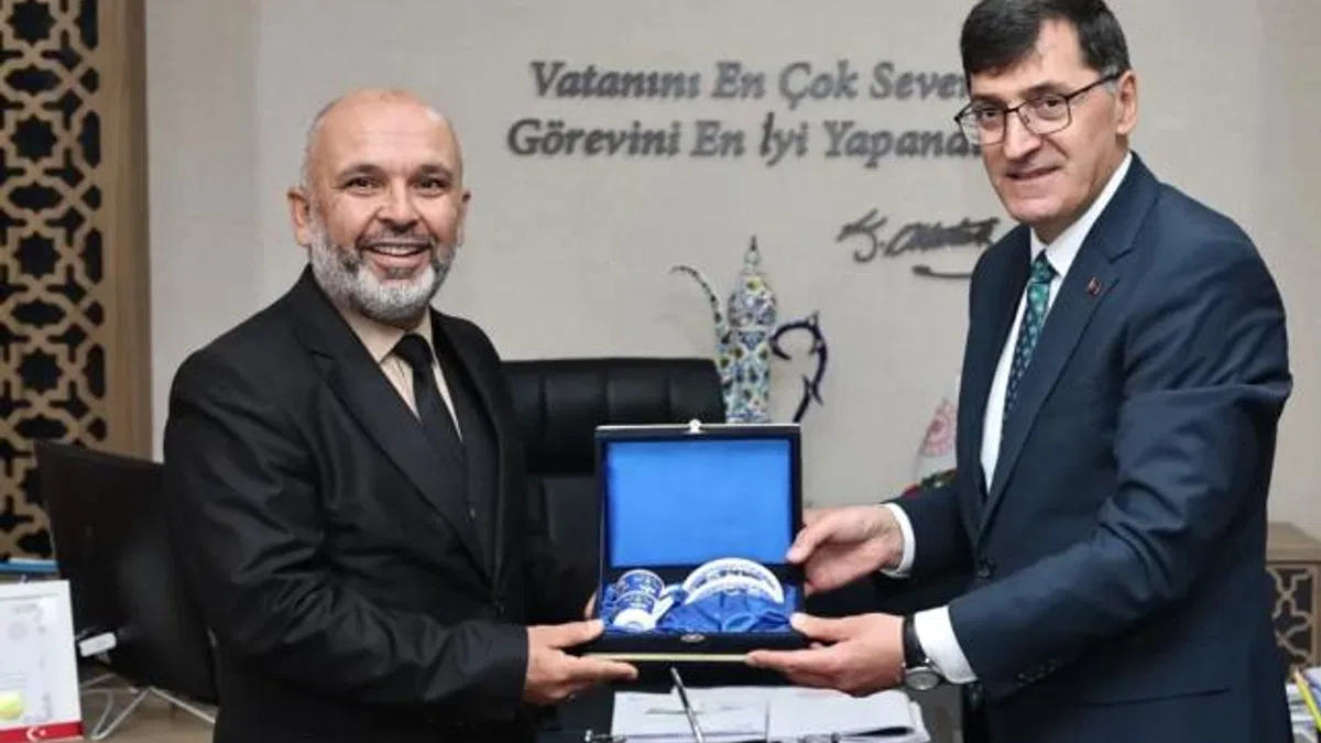 Kütahya'da Başkan Kahveci'den Müdür Ünal'a turistik ziyaret