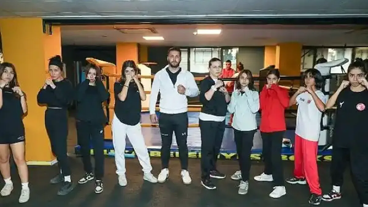 Buca Belediyesi'nden kadınlar için ücretsiz savunma dersleri