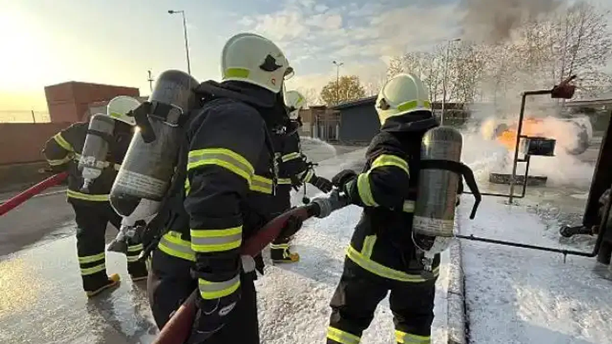 Büyükşehir İtfaiyesi'nden AKUT'a eğitim