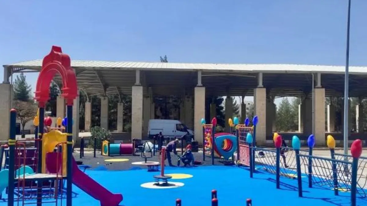 Mardin Midyat'ta yerel yönetimden mahallelere modern parklar