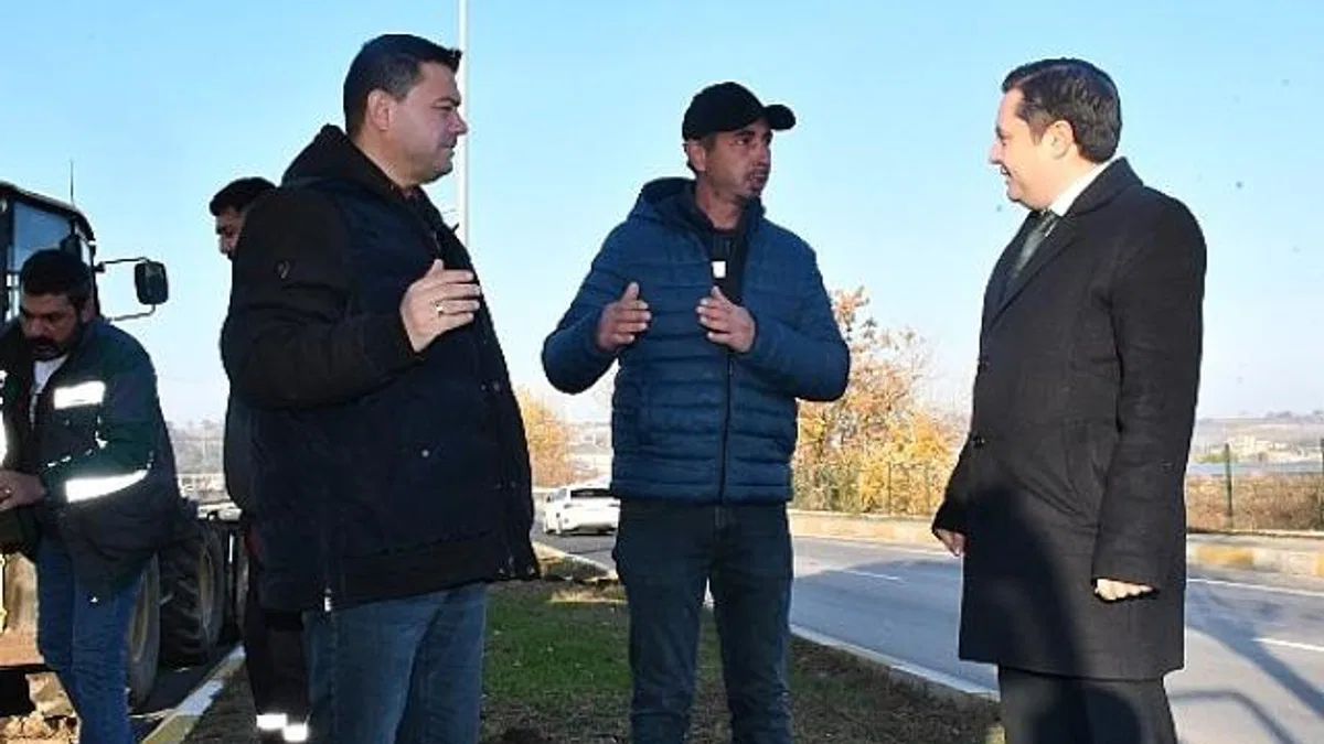 Lüleburgaz Belediyesi D-100'de peyzaj çalışmalarına başladı