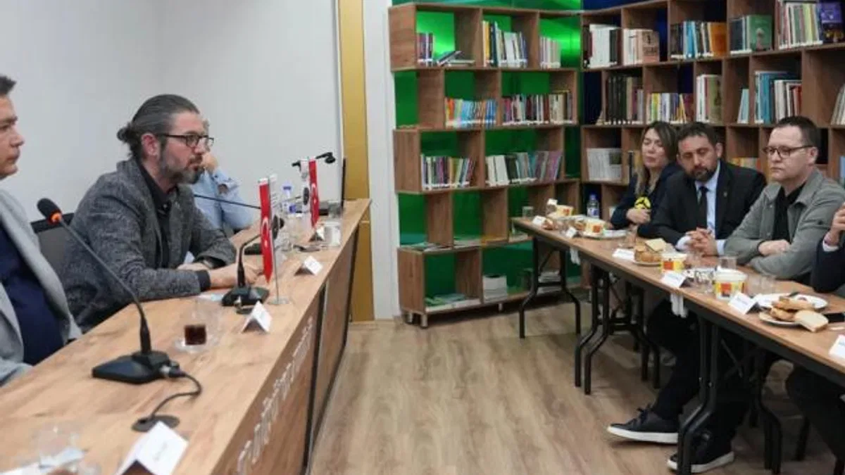 Başkan Erkan Aydın TR Düşünce Kulübü'ne konuk oldu