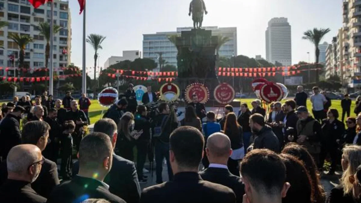 CHP İzmir Ata’sını andı