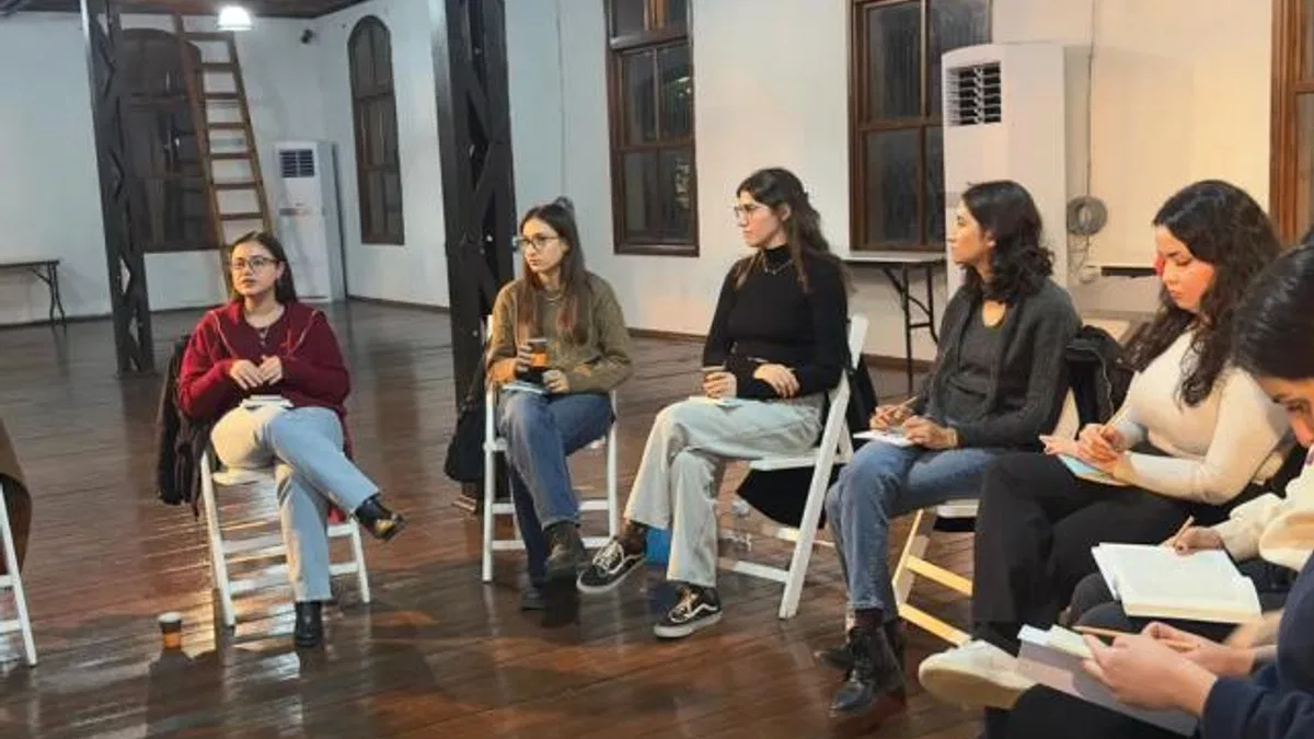 Genç İzmir Kitap Kulübü kapılarını açtı