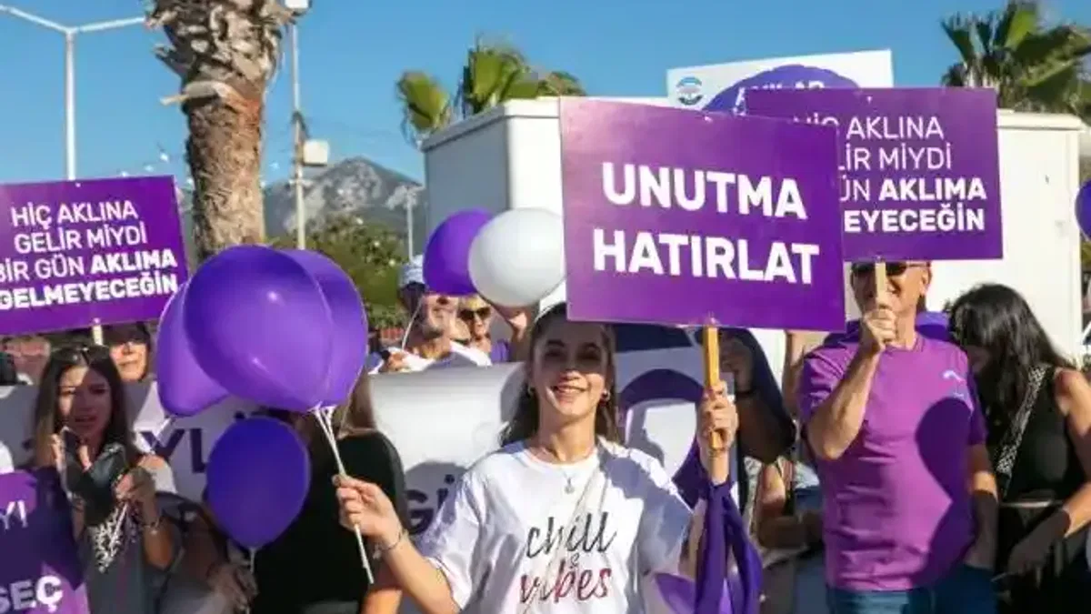 İzmir Güzelbahçe’de Dünya Alzheimer Günü yürüyüşü