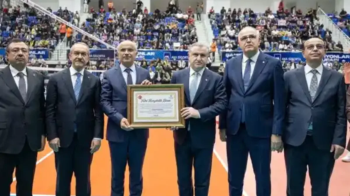 Bakan Bak'a Malatya'dan hemşerilik beratı