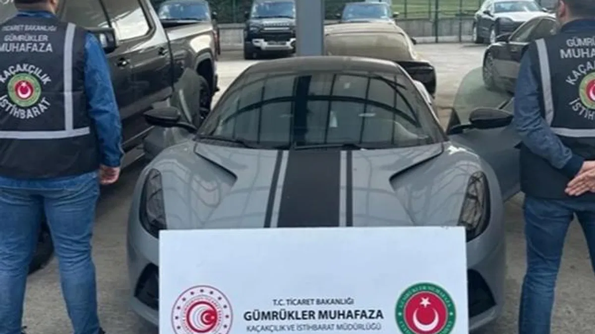 İstanbul’da 288 milyon TL değerinde 10 lüks araca el konuldu!
