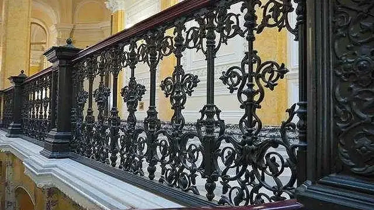 Ferforje Korkuluklar Güvenlik ve Estetiği Bir Araya Getiriyor
