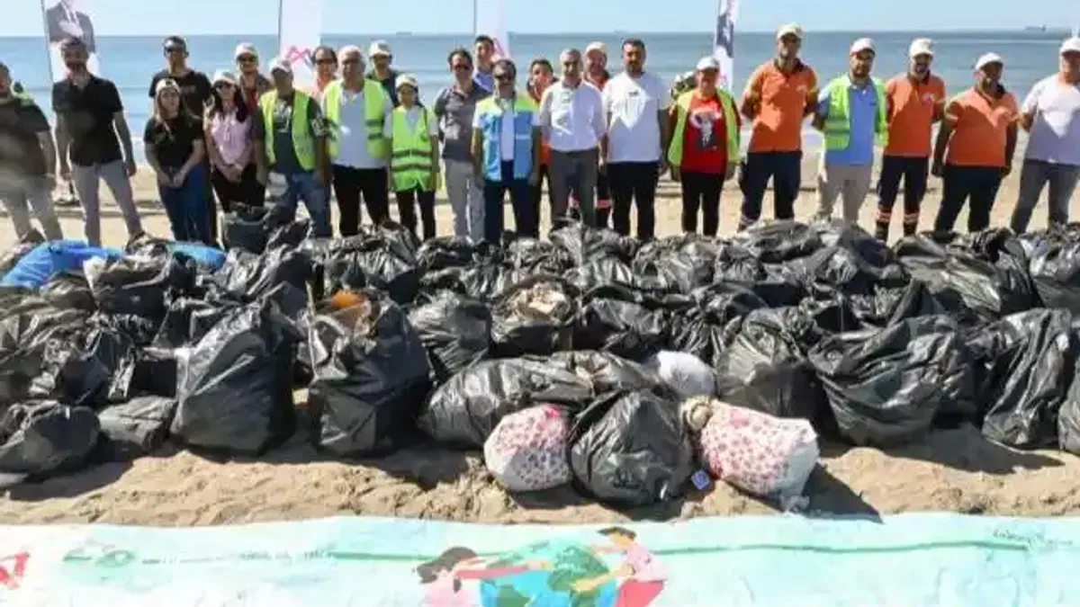 Mersin’de Dünya Temizlik Günü’nde anlamlı mesaj