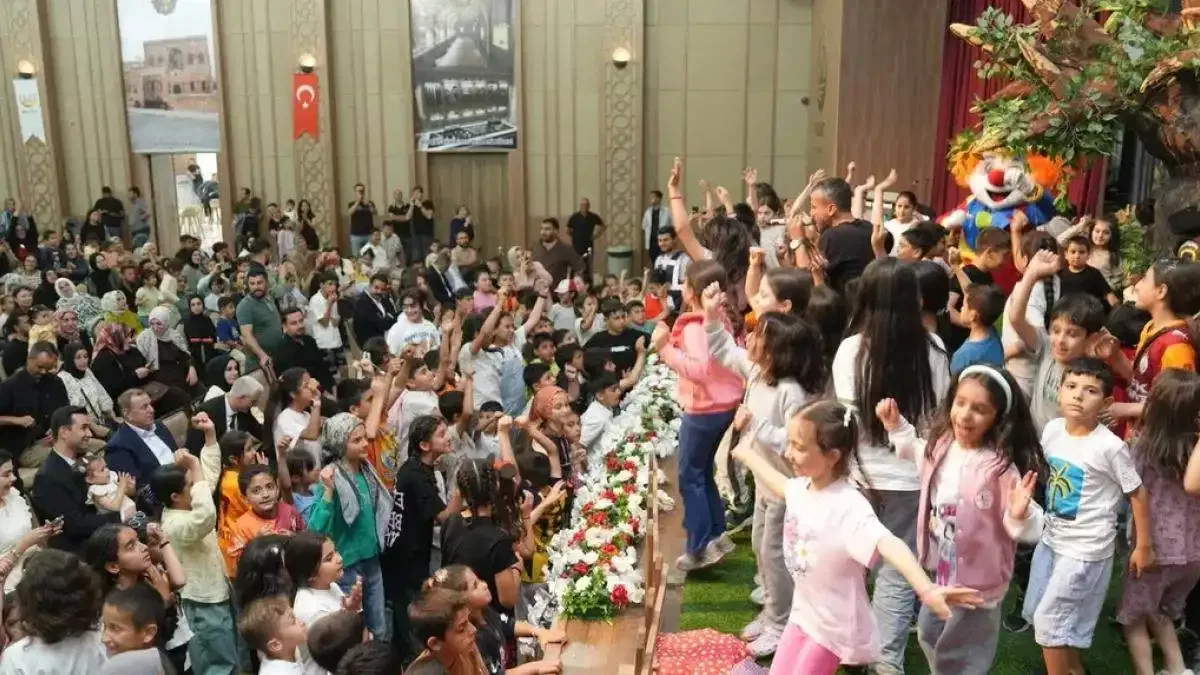 Midyat Belediyesi’nden "masal ağacı etkinliği"