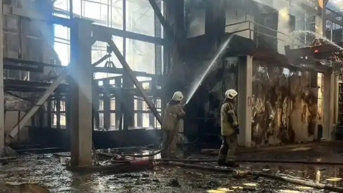 İzmir'de ALOSBİ’deki fabrika yangını kontrol altında