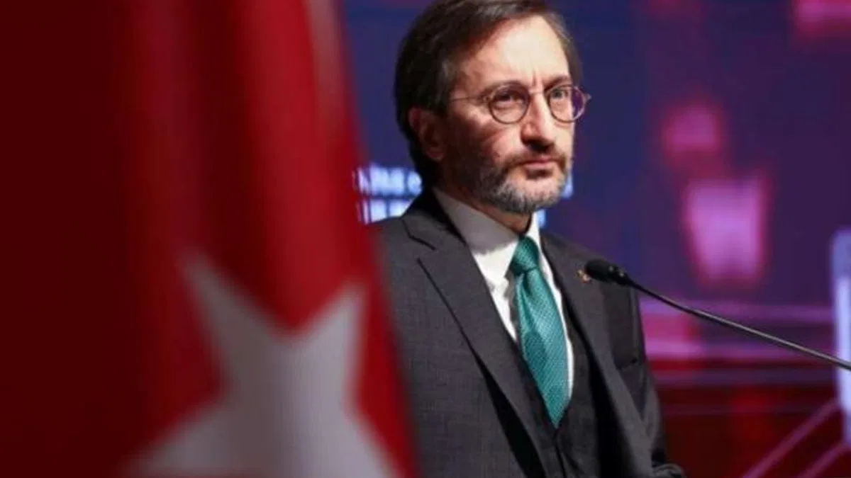 Fahrettin Altun'dan 'adil' makale