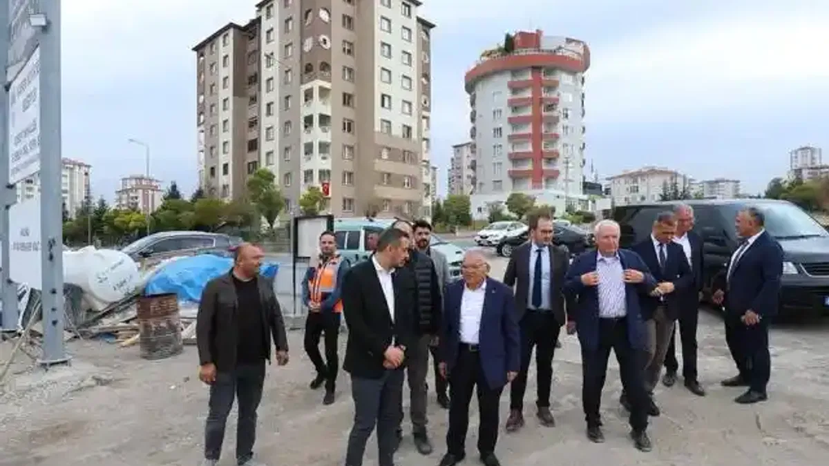 Memduh Büyükkılıç'tan Gökkent'teki okul inşaatına sıkı takip
