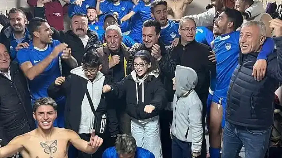 Kahramankazan Belediyespor Kavaklıderespor'u ikinci yarıda attığı gollerle mağlup etmeyi başardı.