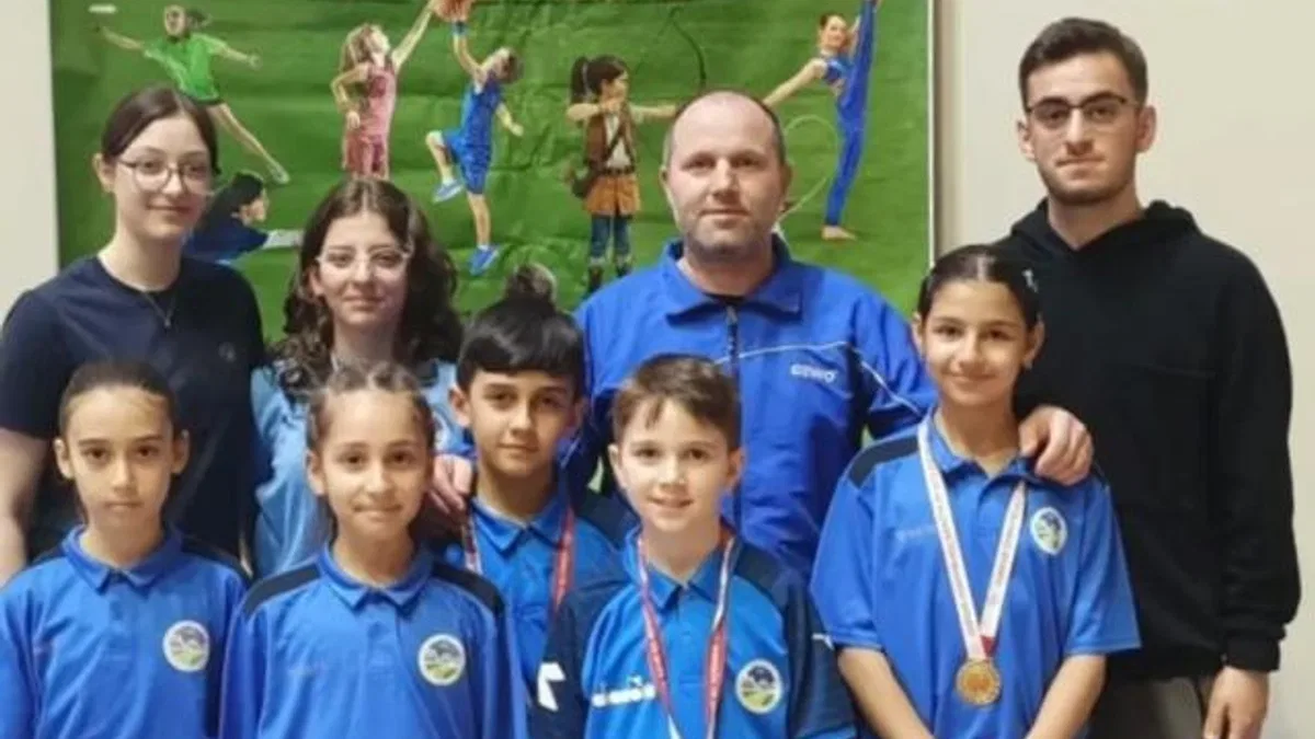 Sakarya'nın yetenekli raketleri kürsünün sahibi oldu