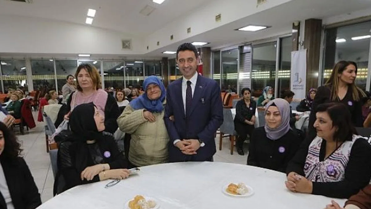 Başkan Önal, "Kadına şiddet insan hakları ihlalidir, asla meşru gösterilemez"