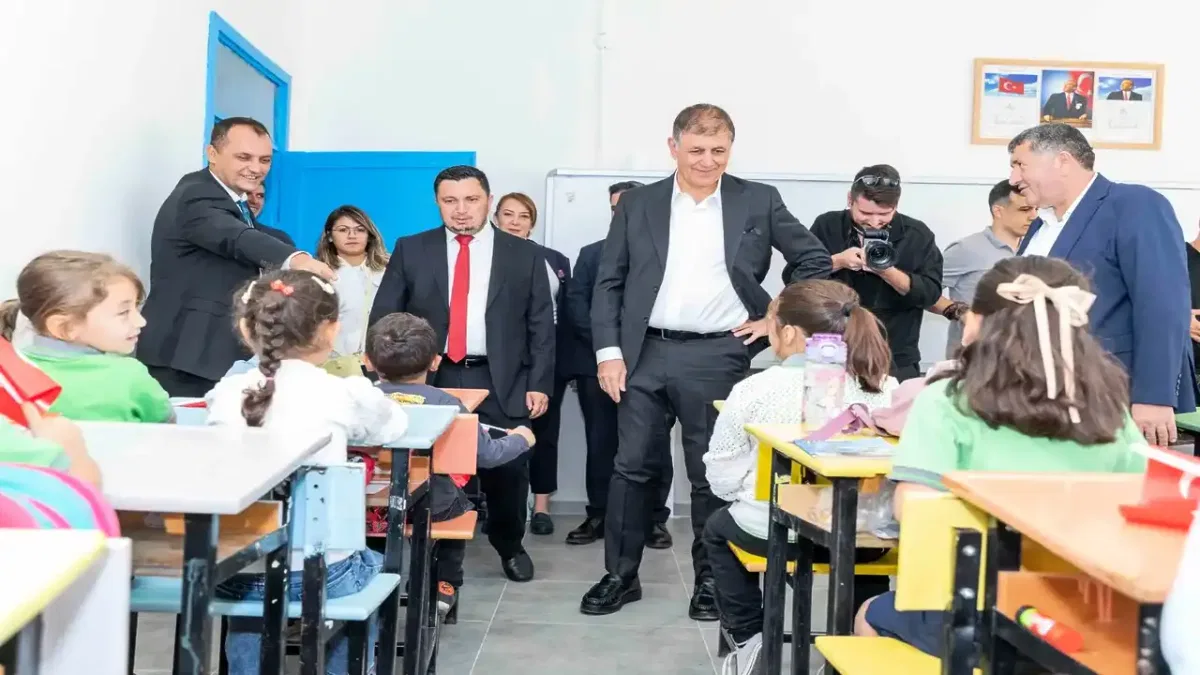 İzmir Büyükşehir Belediyesi'nden Kızıloba İlkokulu'na kapsamlı yenileme
