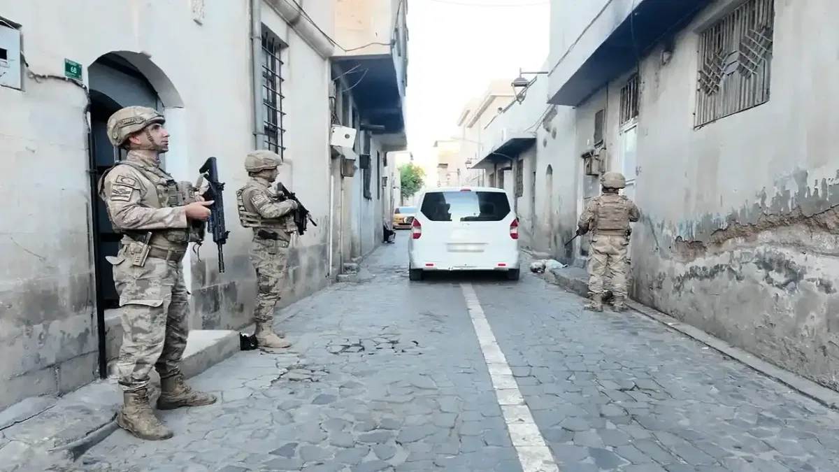 Jandarma 28 ilde 83 şüpheliyi yakaladı