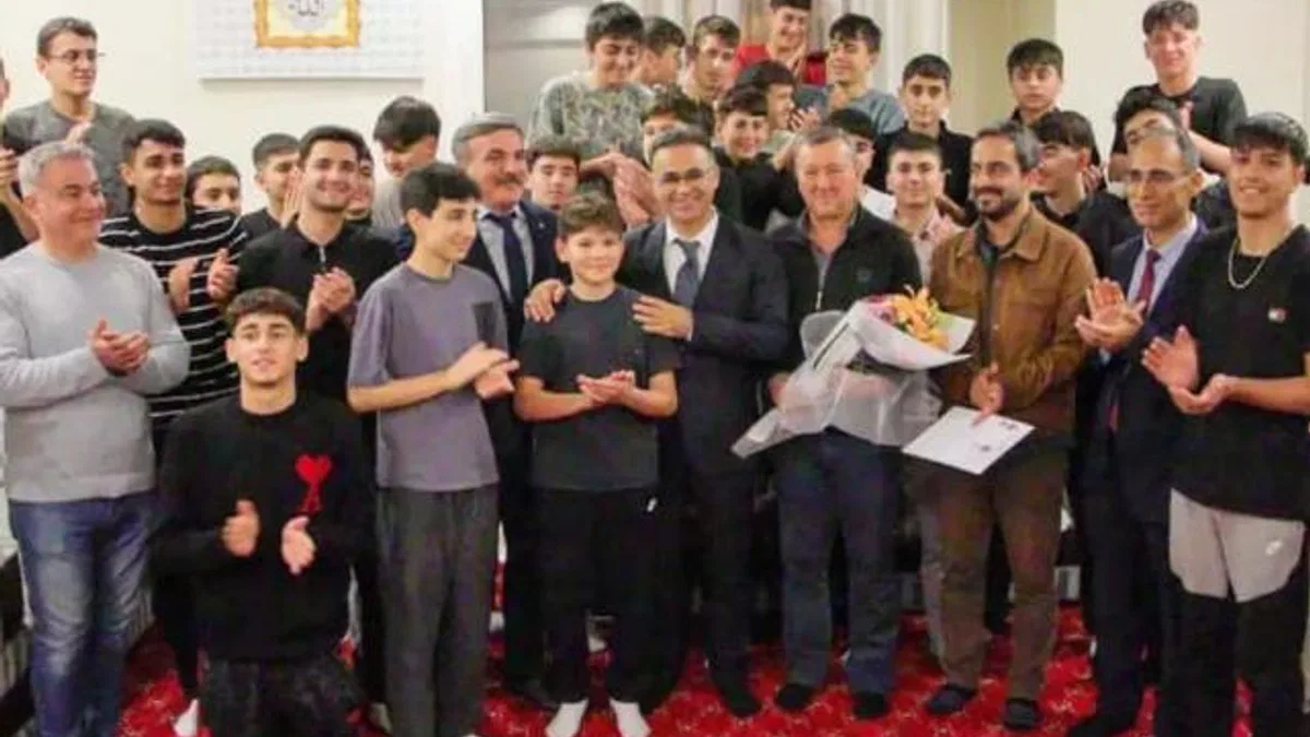 İzmir İl Milli Eğitim Müdürü Yahşi’den anlamlı ziyareti