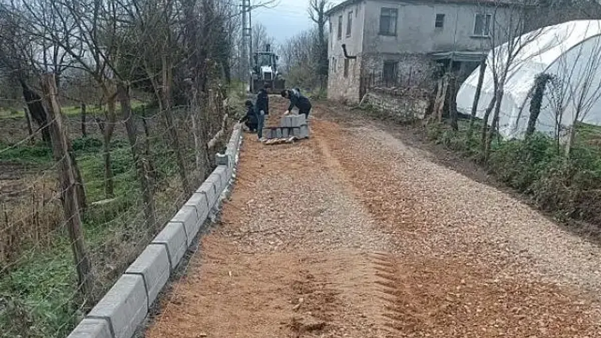 Kandıra'da Yol Bakım Çalışmaları Aralıksız Sürüyor