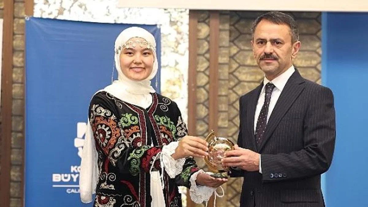 Başkan Büyükakın uluslararası öğrencilere seslendi: "Yarının güzel dünyasını siz inşa edeceksiniz"