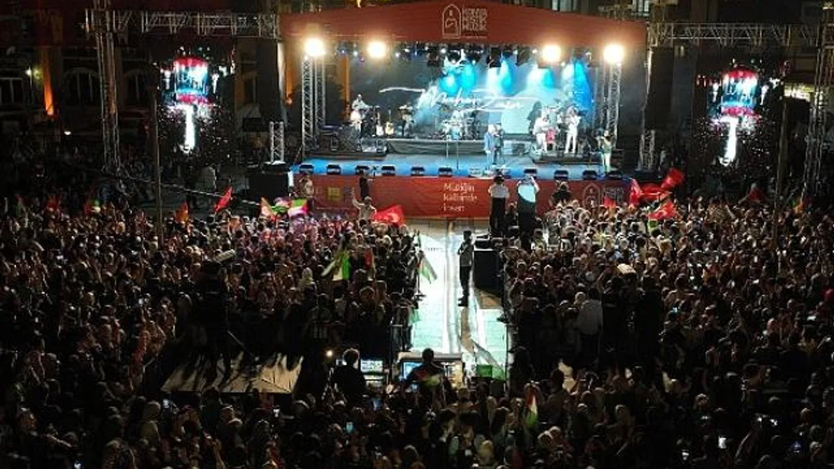 Maher Zain, Uluslararası Konya Mistik Müzik Festivali'nde Konyalılarla Buluştu