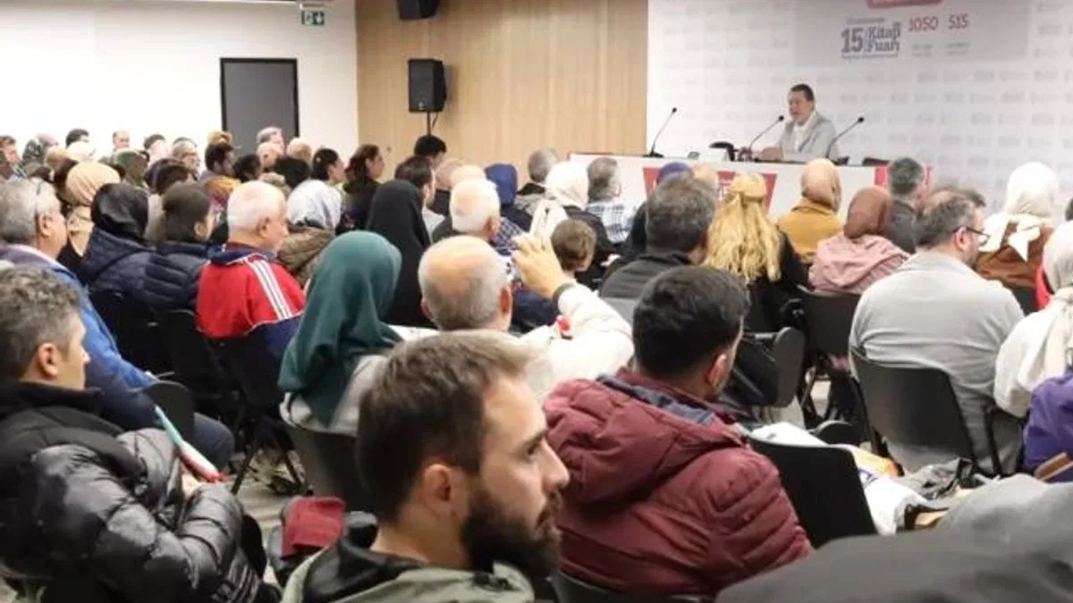 Ahmet Özhan’dan Kocaeli Kitap Fuarı’nda anlamlı söyleşi
