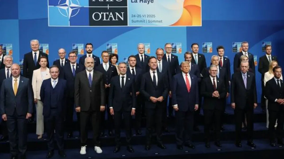 NATO Liderler Zirvesi’nde aile fotoğrafı çekildi