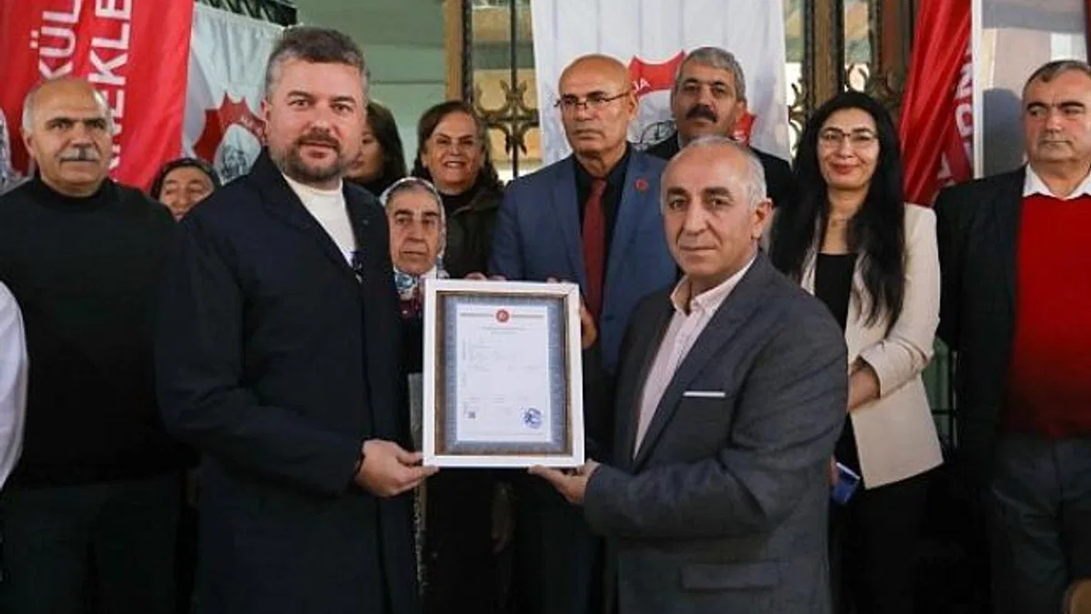 Buca Cemevi'nin 31 yıllık mülkiyet sorunu çözüldü