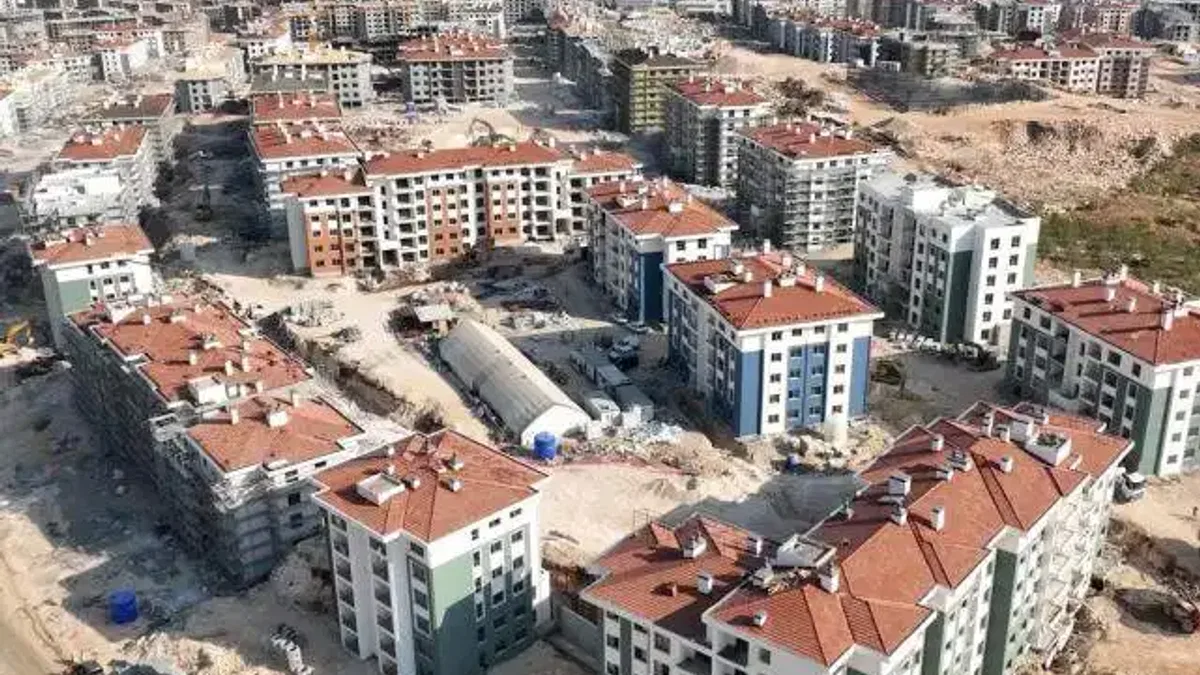 Adıyaman İndere ülkenin en büyük şantiyesi oldu... Kaya zemine tünel kalıpla sağlam konutlar