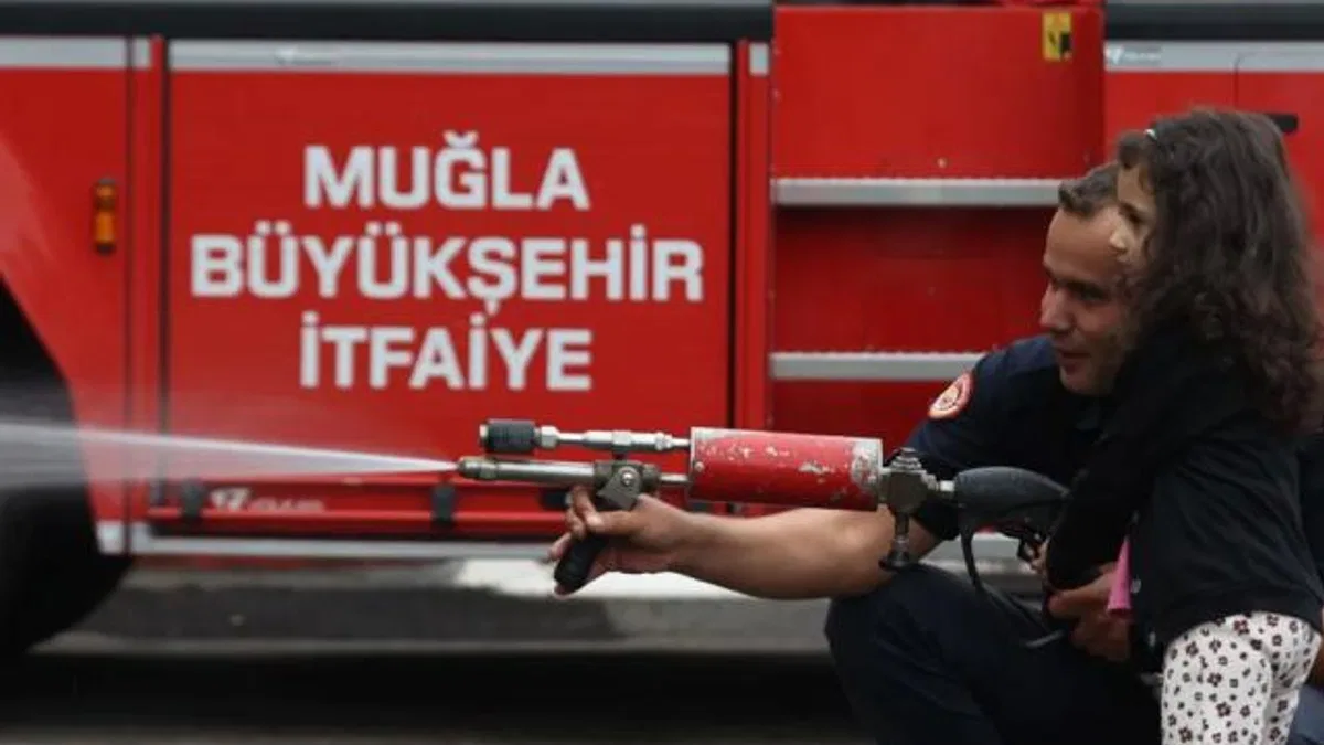 Muğla'da küçük alev kahramanları sahada