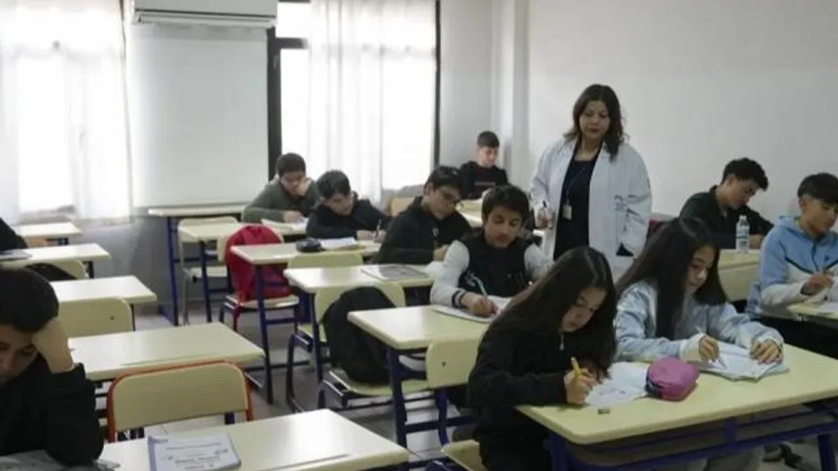 Mersin'de 8 bin 600 öğrenciye ücretsiz sınav desteği