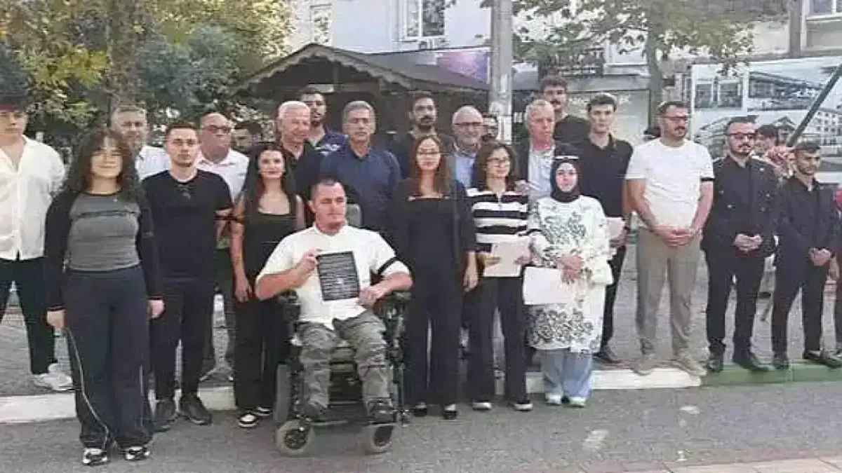 Bursa Gemlik'te CHP'den çocuk istismarına tepkili eylem