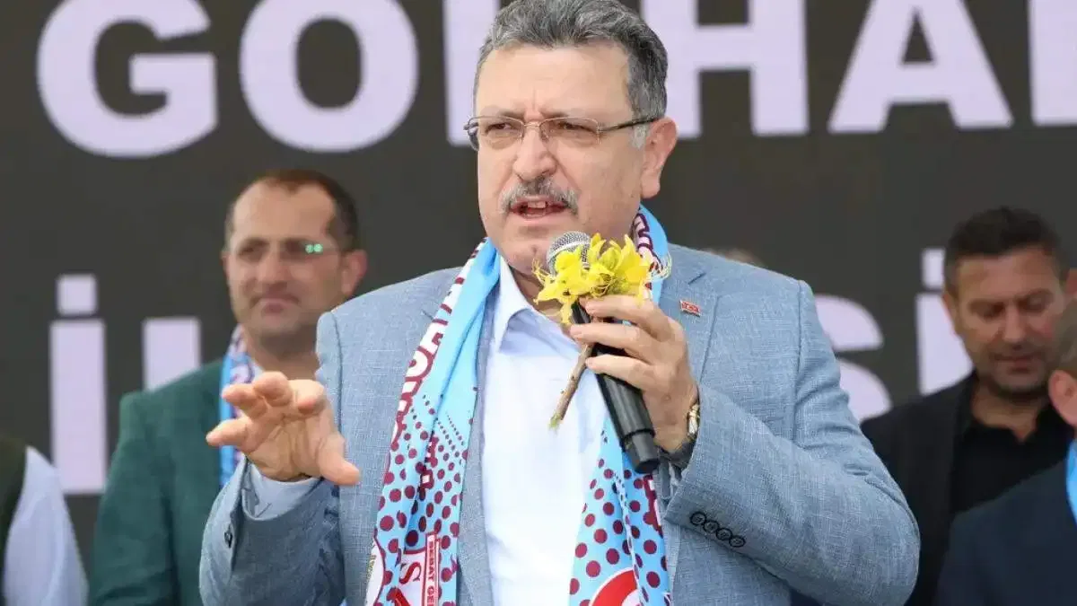Trabzon'da Başkan Genç’ten şenlikte yol müjdesi