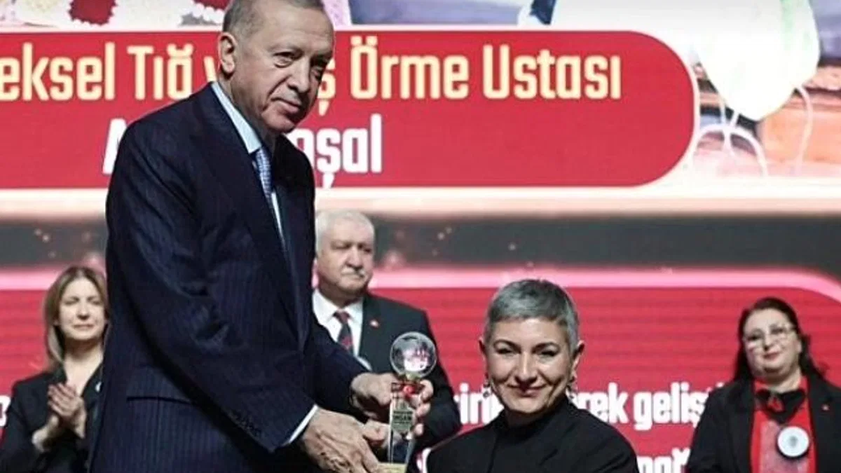 Cumhurbaşkanı Tarafından Ödüllendirilen Koşal'a Başkan Sezer'den Ziyaret